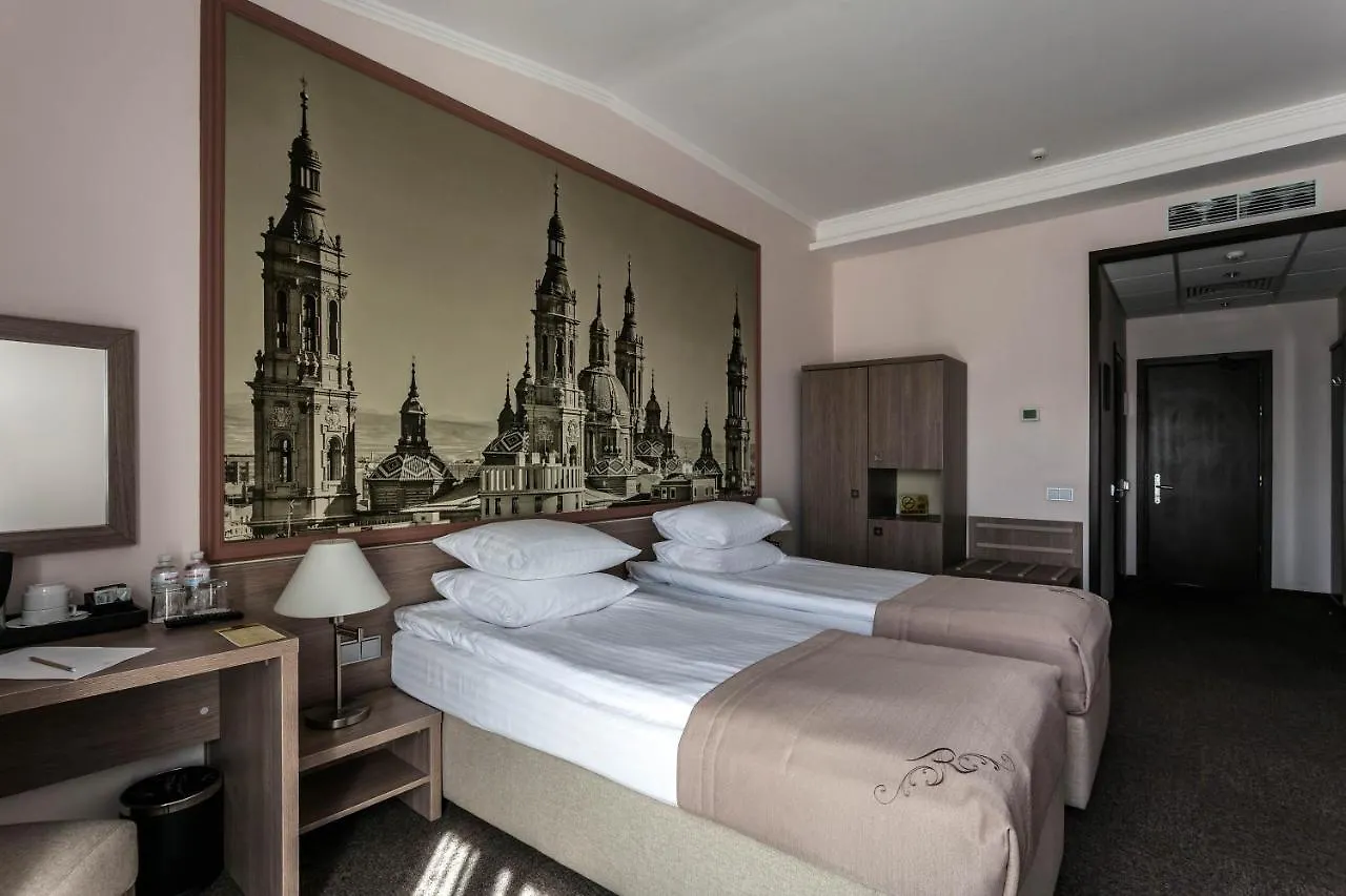 Rius Hotel Lviv